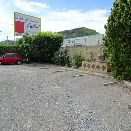 Saint-michel Hotel 2*