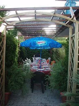 מלון Saint Michel 2*